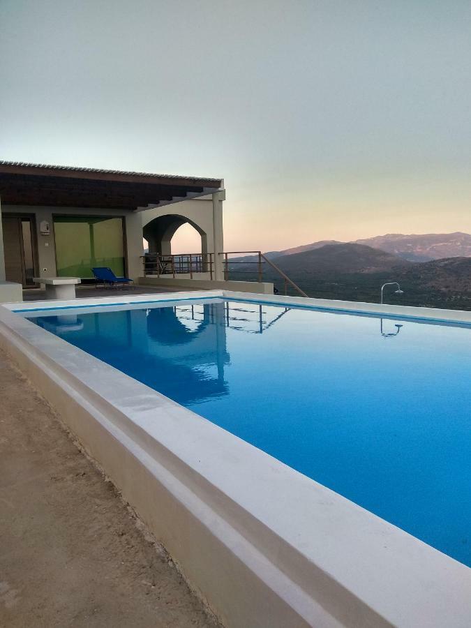 Villa Gusta Tholos  Exteriér fotografie