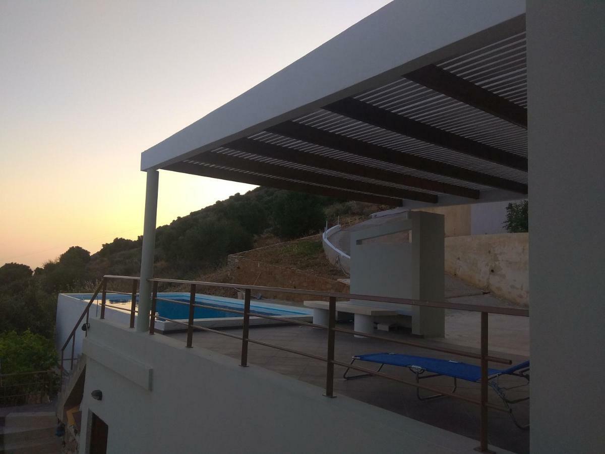 Villa Gusta Tholos  Exteriér fotografie